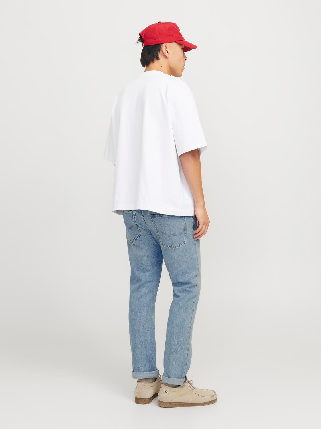 model_shot-back